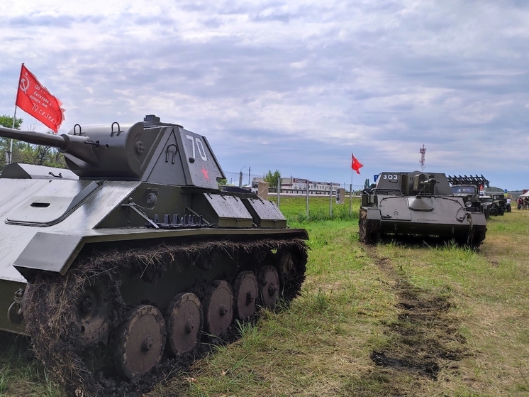 Саперы провели учения по минированию танкоопасных зон в Ленобласти