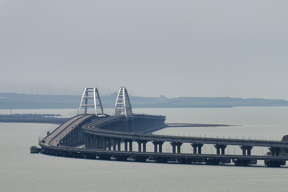 Пробка из 380 автомобилей остается у Крымского моста