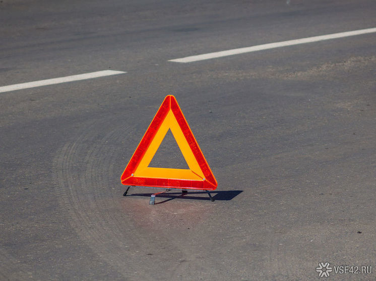На кузбасской трассе произошла жёсткая авария со смертельным исходом