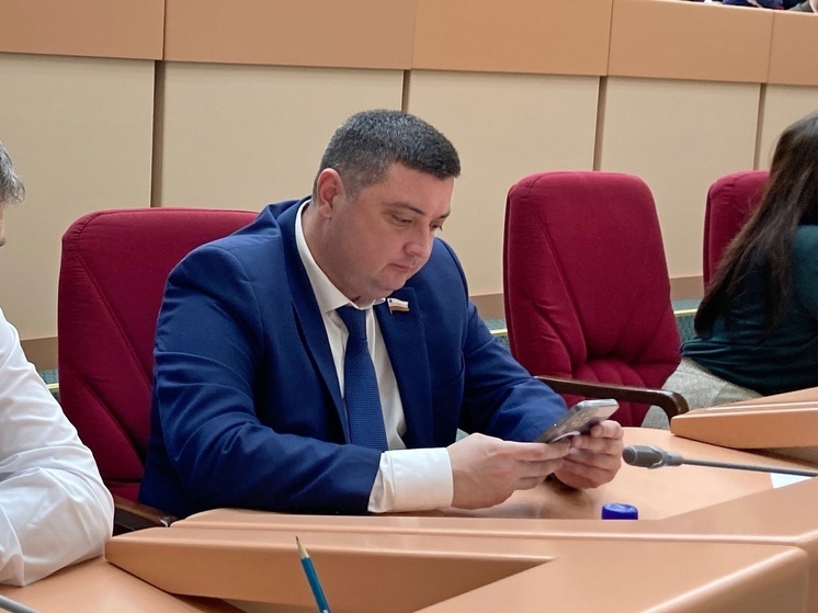 Депутат Саратовской облдумы Евгений Ковалев сообщил, что от его имени названивают мошенники