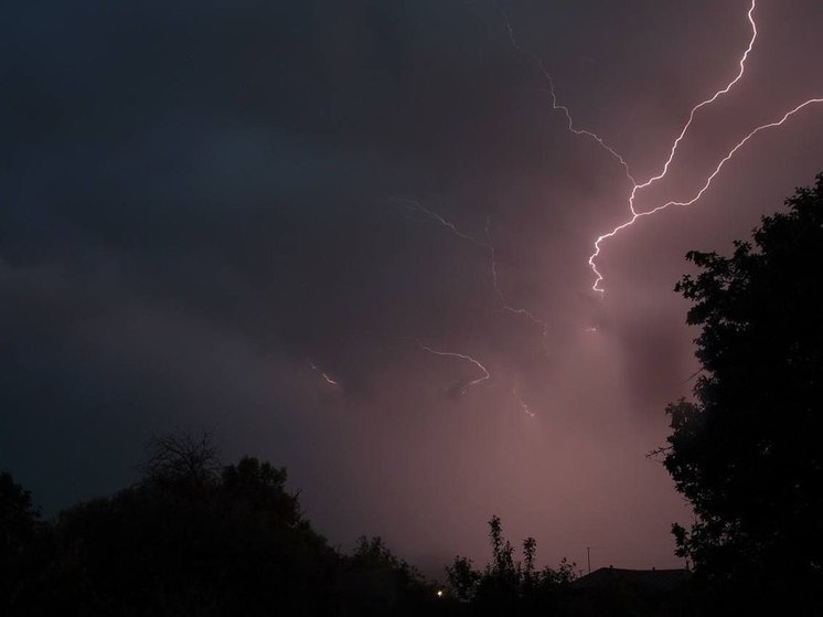Спасатели Ставрополья предупреждают о надвигающемся грозовом ливне