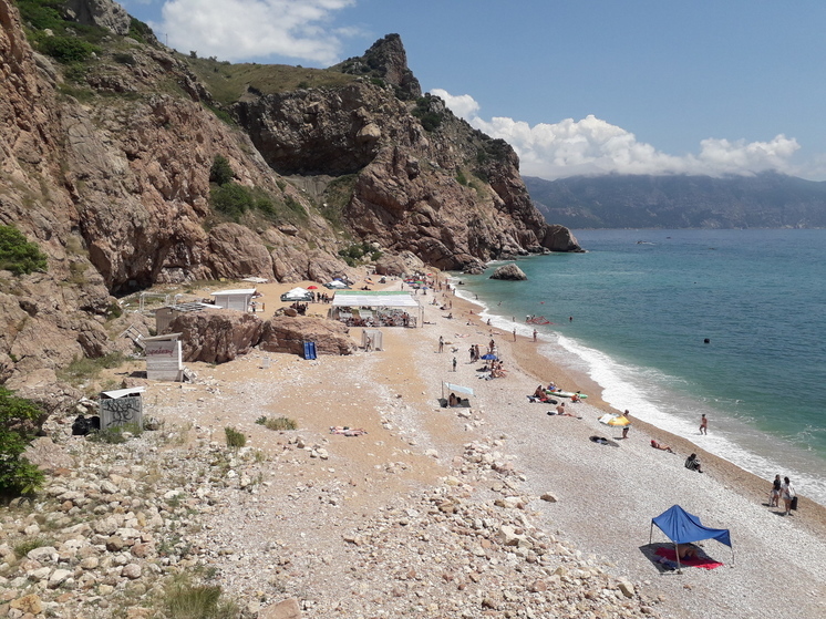 Курортный сезон в Крыму: как сейчас добираются до пляжа Васили
