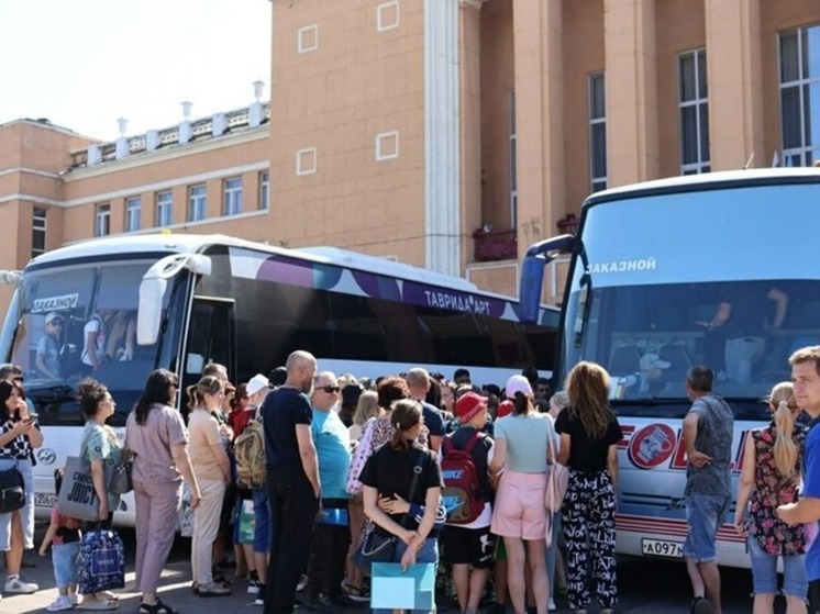 Группа ребят из ЛНР проведет летние каникулы в Гурзуфе