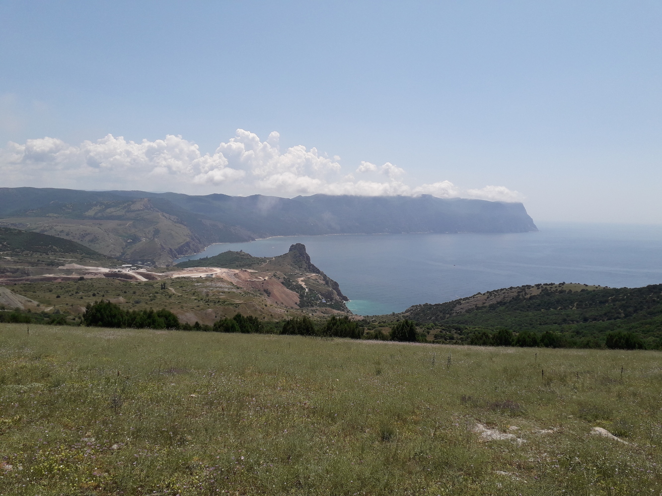 Пляжный рай в Крыму практически недоступен из-за строительства
