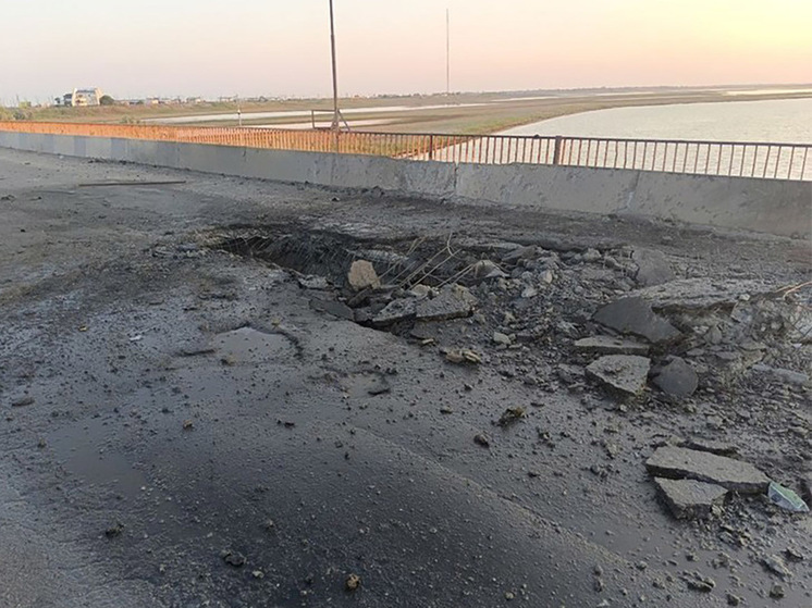 Пробка возникла перед Чонгарским мостом из Крыма в новые регионы