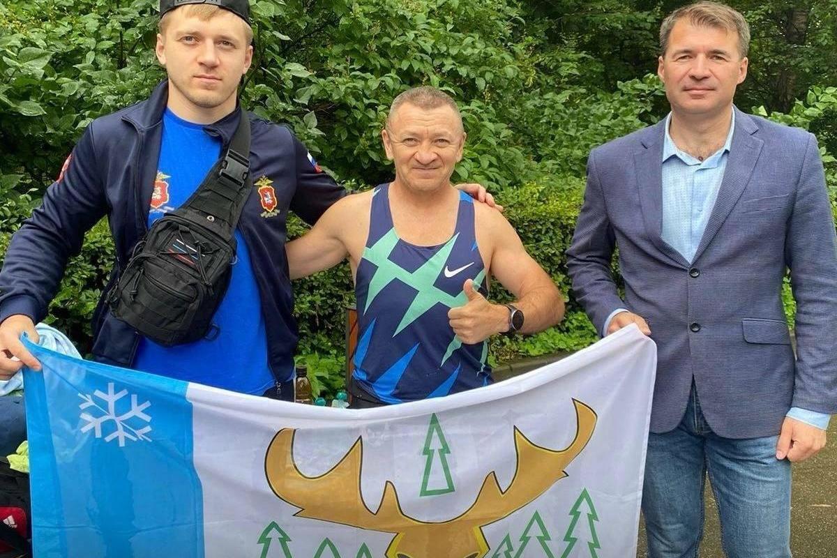 Атлет из Лабытнанги в Москве стал победителем 13-часового забега