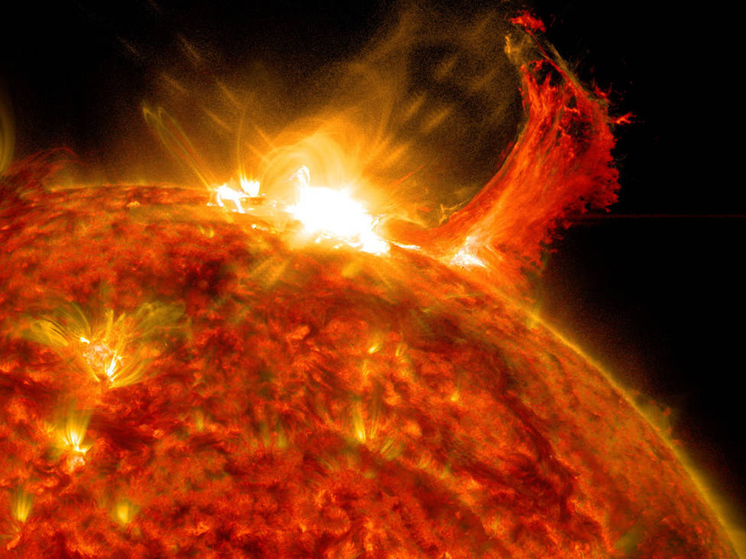 Активность Солнца удивила ученых: достигает своего пика раньше срока0