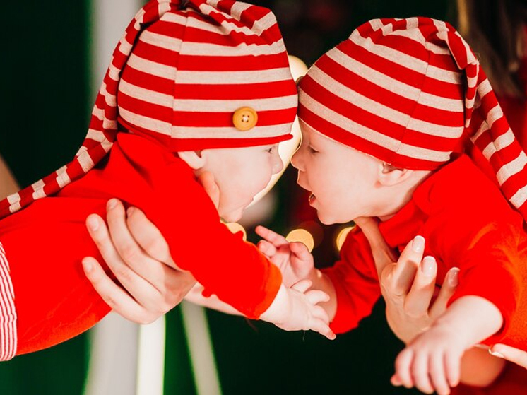 За первое полугодие 2023 года в Томской области появились на свет 48 пар двойняшек
