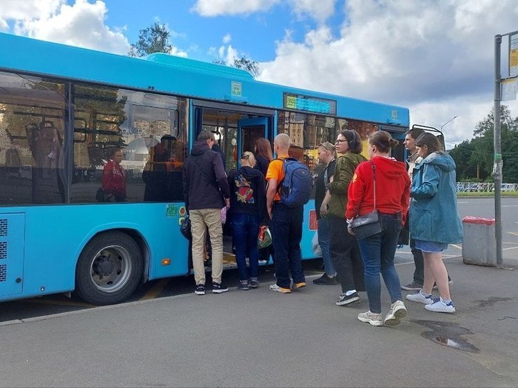 Автобус с пассажирами картинка