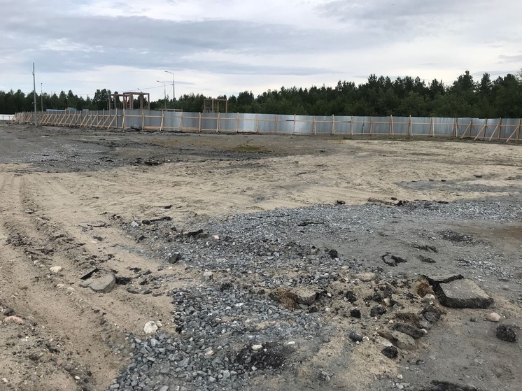 В Оленегорске благоустраивают парк «Горняк»