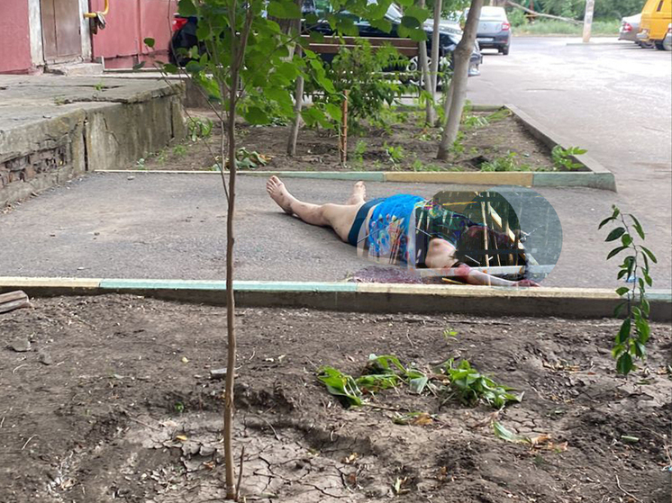 «В квартире спала подруга»: стали известны подробности гибели женщины, выпавшей из окна в Астрахани