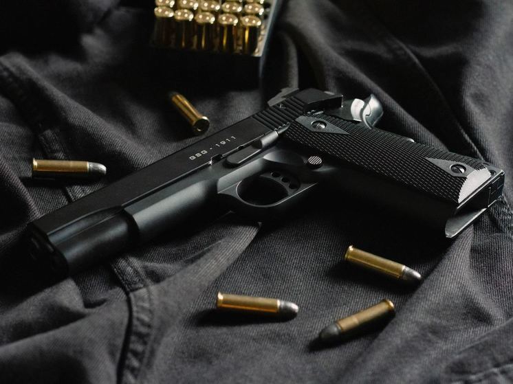 В одном из дворов Барнаула случился конфликт со стрельбой из-за громкой музыки