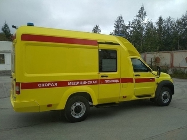 В Ноябрьске мужчина сорвался с высоты и получил множественные травмы
