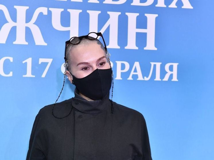 Певица Наргиз рассказала о "лживом" и "лицемерном" российском шоу-бизнесе