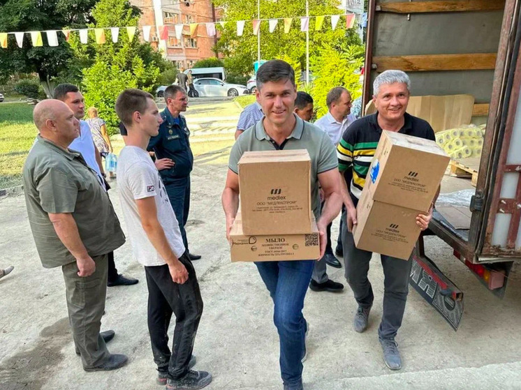 Депутаты помогают подтопленных районов жителям Кубани