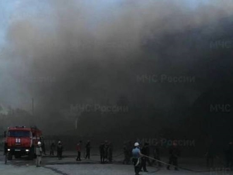 Во Владимирской области сгорел склад ЖБИ