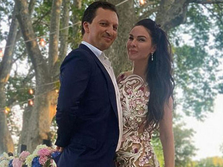 Рождённый суррогатной матерью ребёнок останется с отцом-миллиардером