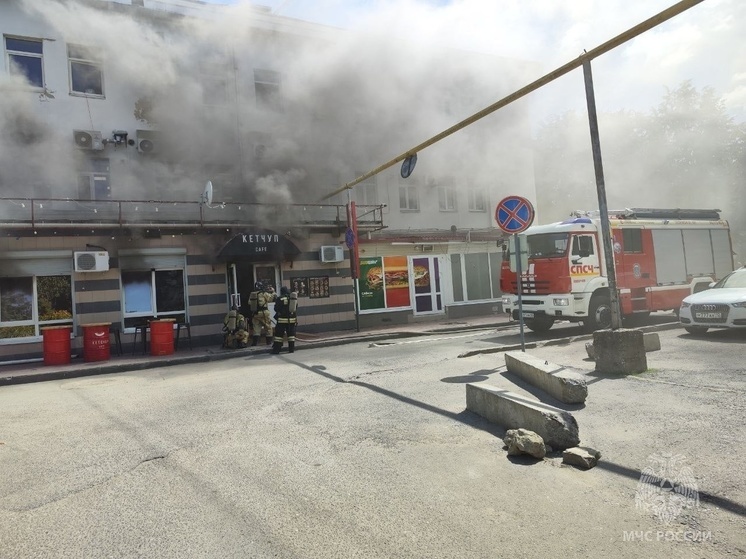 В кафе на бульваре Чавайна Йошкар-Олы произошел пожар