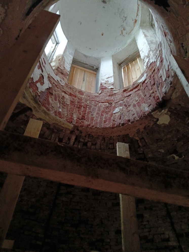 При ремонте храма в Карелии открылась старинная роспись купола