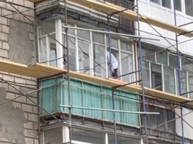 Полиция прокомментировала проникновение подростков в квартиру в Поронайске