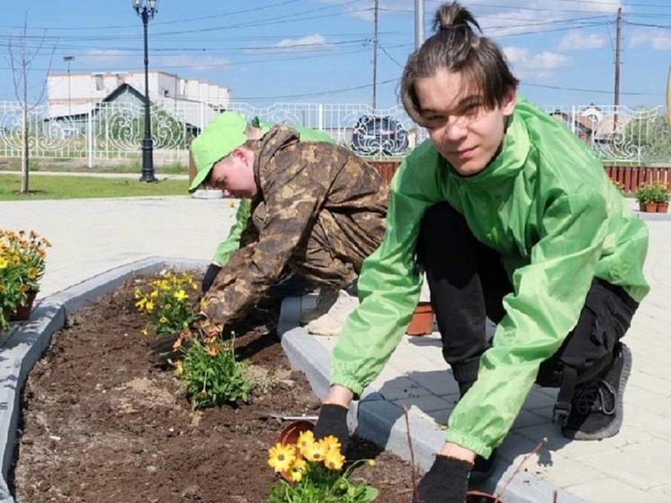 В Ноябрьске за лето первые заработают деньги 670 подростков