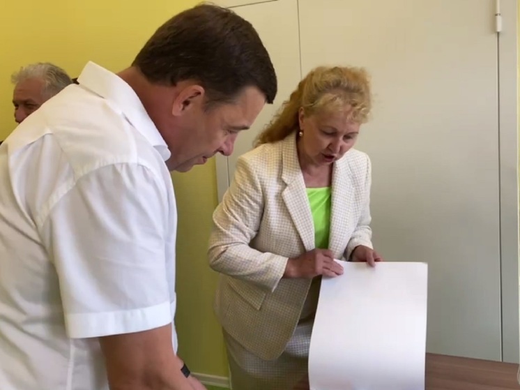 Евгению Куйвашеву в Нижнем Тагиле показали, как по поручению президента ремонтируют школу