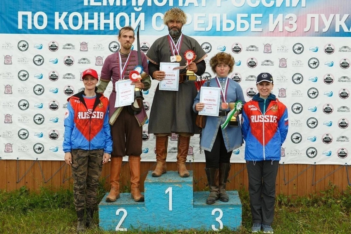 Серпухович стал победителем в Чемпионате по конной стрельбе из лука