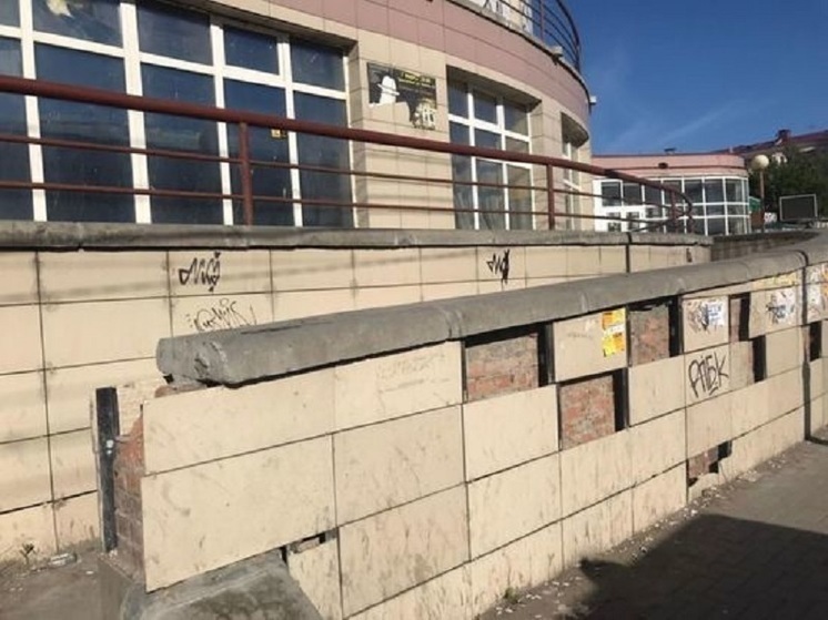Часть заброшенного торгового комплекса в центре города продали новым владельцам