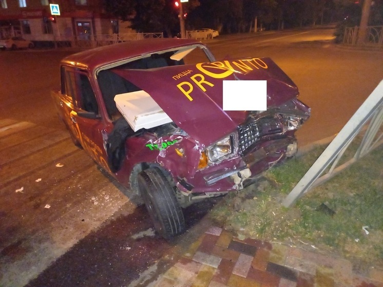 В Ставрополе лихач устроил ДТП на перекрестке: пострадали три человека