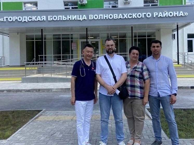 Помощь пришла: ямальские врачи активно лечат пациентов в Волновахе