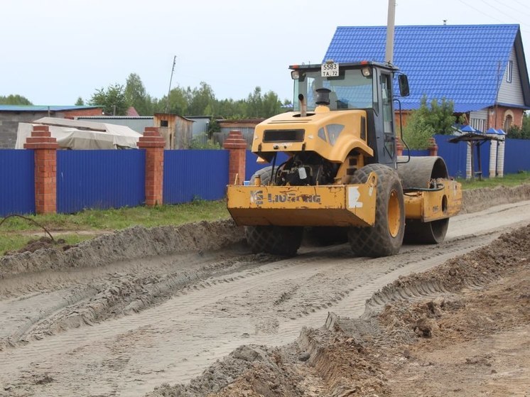 В Тюменском районе дорожный ремонт ведется по графику