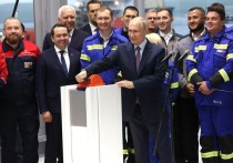 Президент РФ Владимир Путин в четверг дал старт отправке первой технологической линии сжижения газа для "Арктик СПГ - 2"