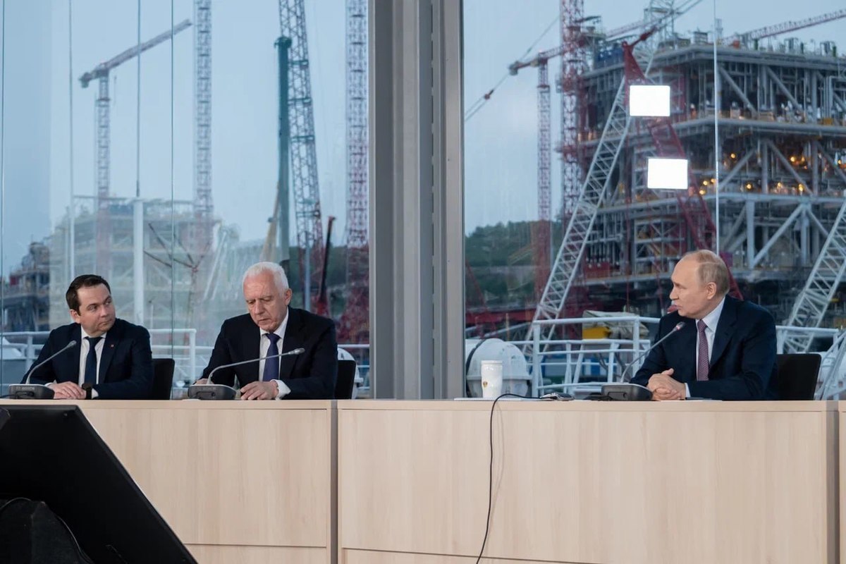 Андрей Чибис принял участие в совещании с Владимиром Путиным