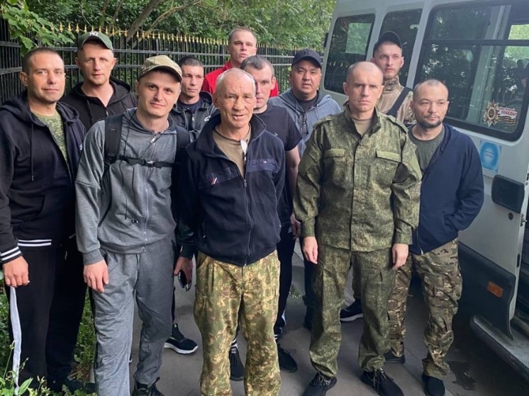 В ЛНР сообщили о возвращении 11 бойцов из украинского плена