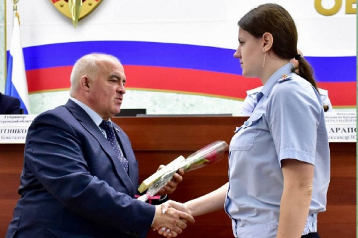 Губернатор Сергей Ситников вручил лучшим полицейским награды