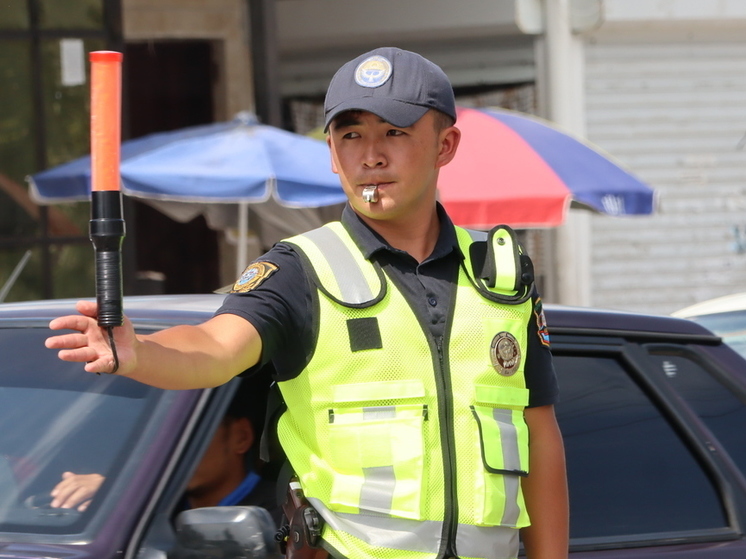 Водителей, выезжающих с Иссык-Куля в Бишкек, предупреждают о пробках