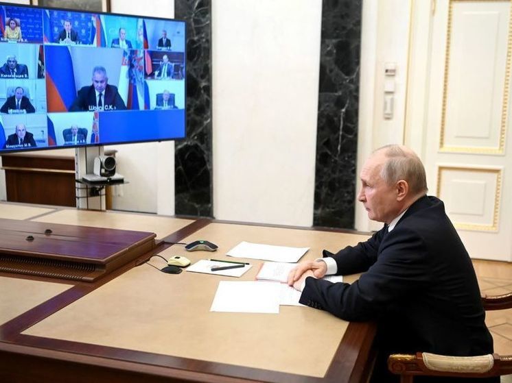 Президент РФ Владимир Путин поручил Сергею Нарышкину следить за планами Польши по Украине