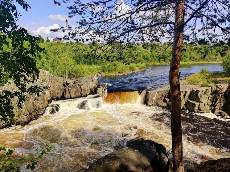 Когда-то у водопада на севере Карелии добывали благородный металл, а сегодня только судака и красивые фото.