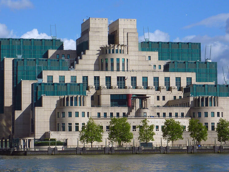 МI6 опустилась до уровня ЦРУ