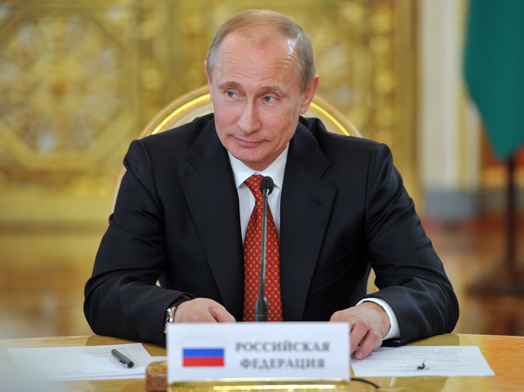 Президент России Путин присвоил госнаграды шестерым жителям Омска