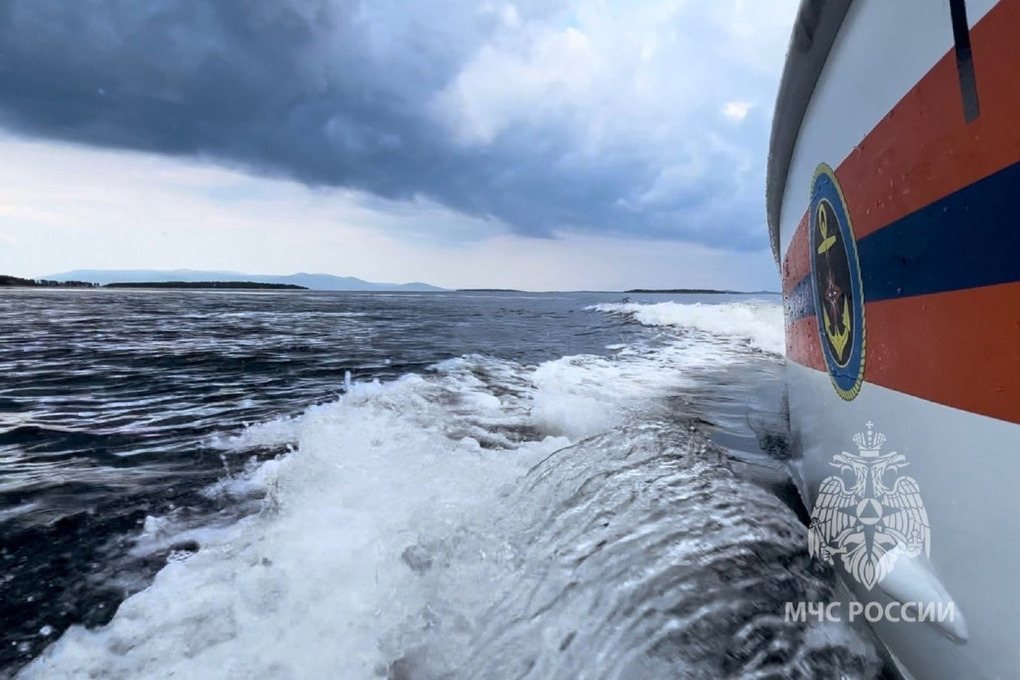 МЧС сообщает об ограничениях выхода маломерных судов в акваторию Баренцева моря