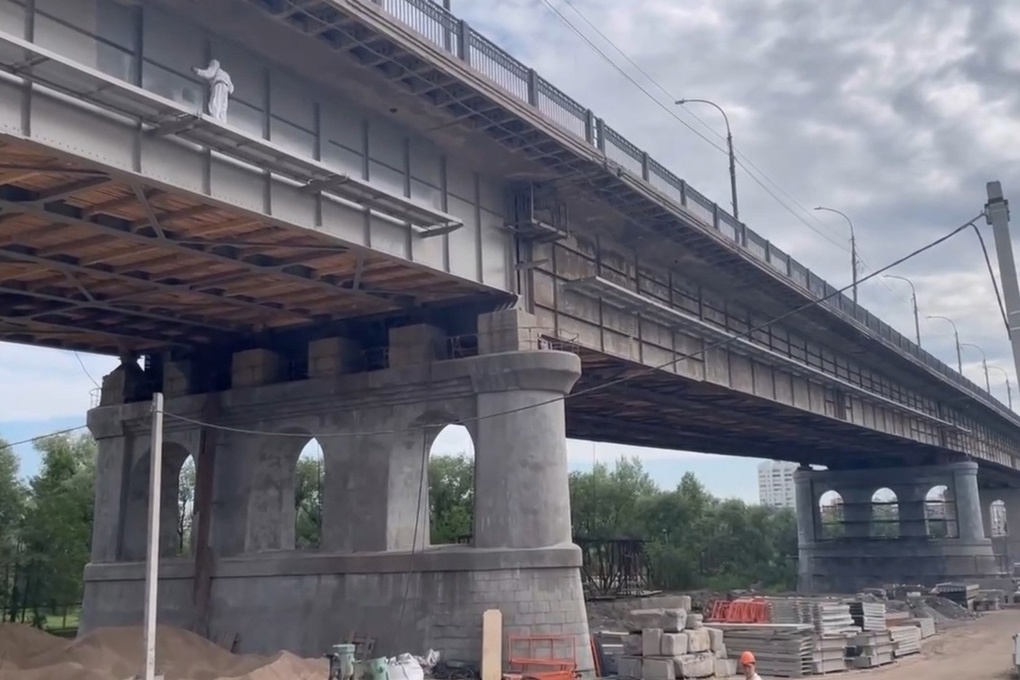 В Омске Ленинградский мост отремонтировали на 25%