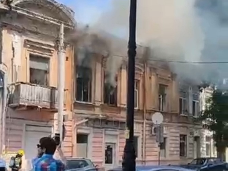 В центре Ростова случился пожар в многоэтажке