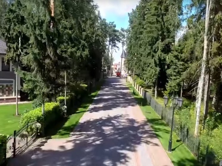 Baza: захваченные злоумышленником в подмосковном коттедже силовики сбежали по занавескам