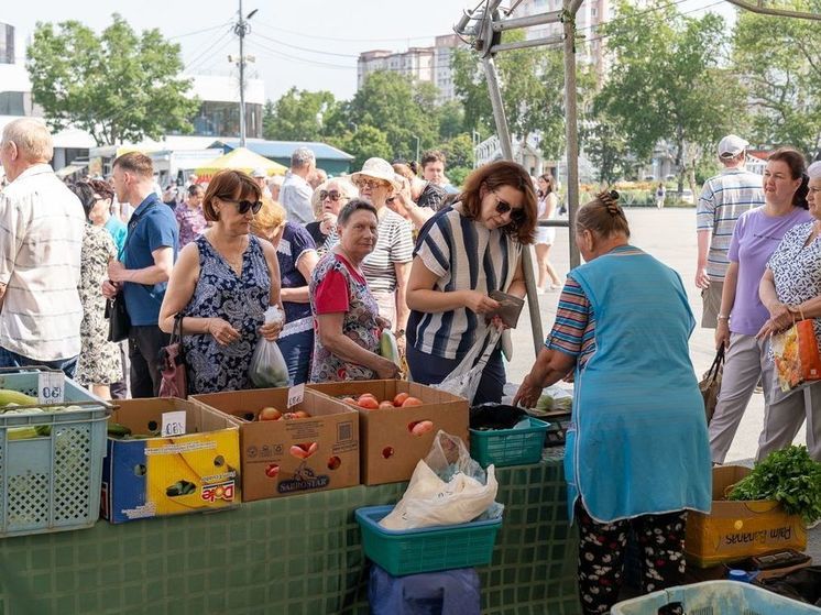 Тематическая ярмарка прошла в Южно-Сахалинске в День работника торговли