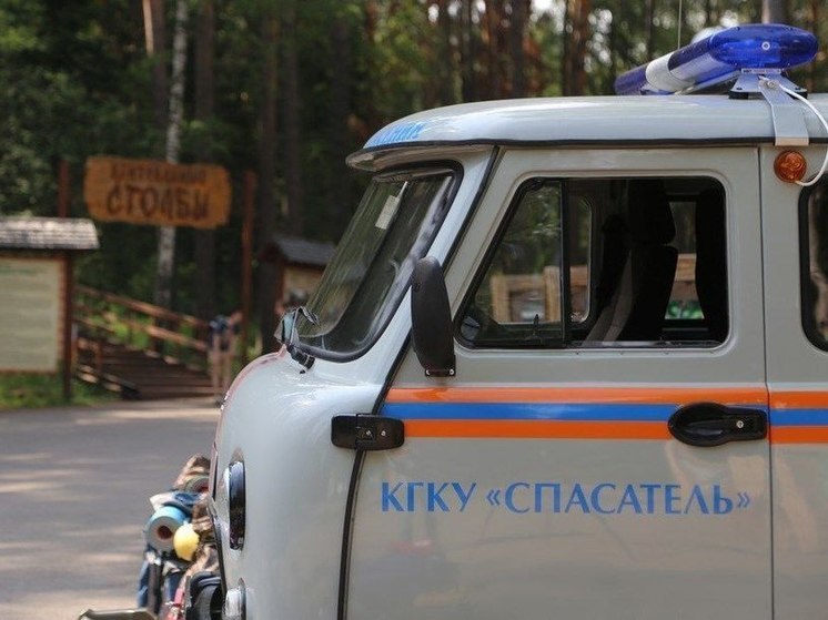 В Красноярском крае туристы не смогли спуститься с хребта Борус