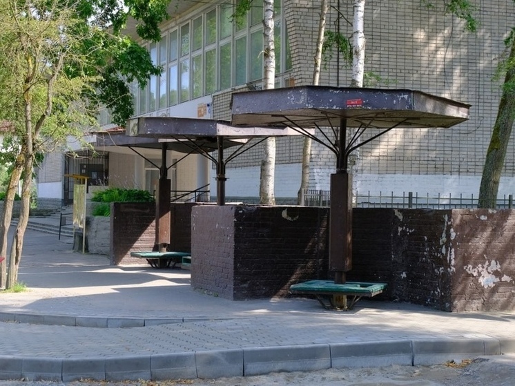 Калининградцы могут поучаствовать в судьбе необычной остановки у ДК «Машиностроитель»