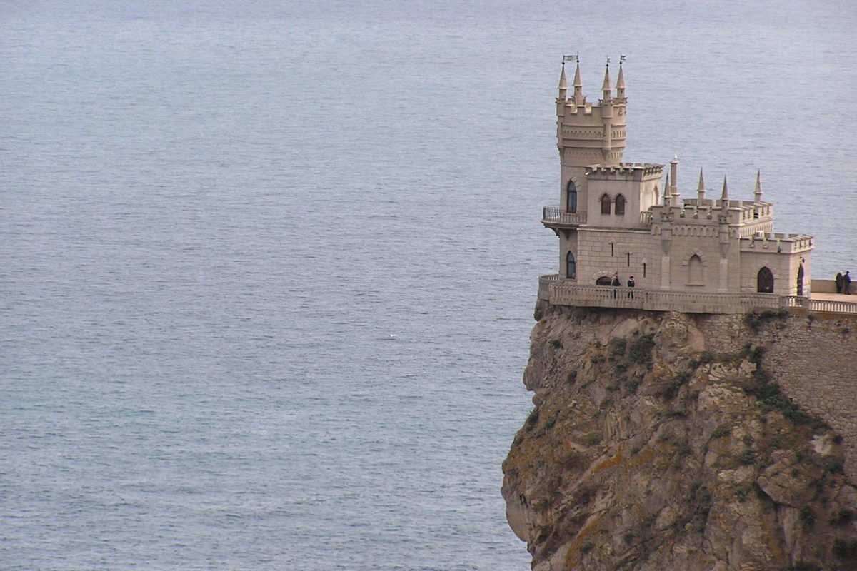 Крым ласточкино гнездо фото с моря