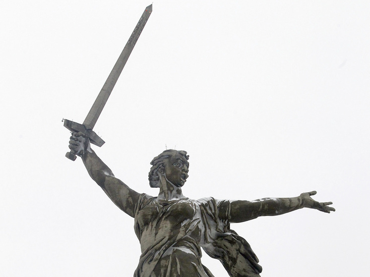 Жительница Самары стала фигуранткой дела за осквернение памятника "Родина-мать"