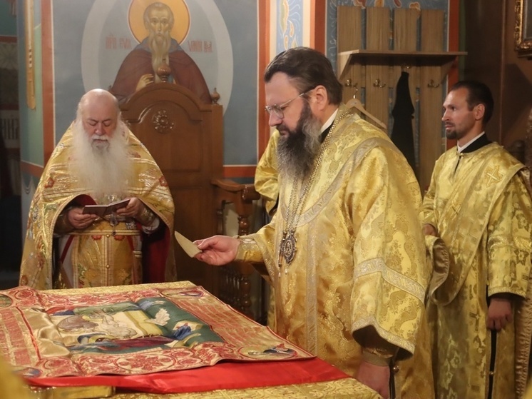 Владыка Исидор отслужил литургию в Свято-Троицком Болдином монастыре